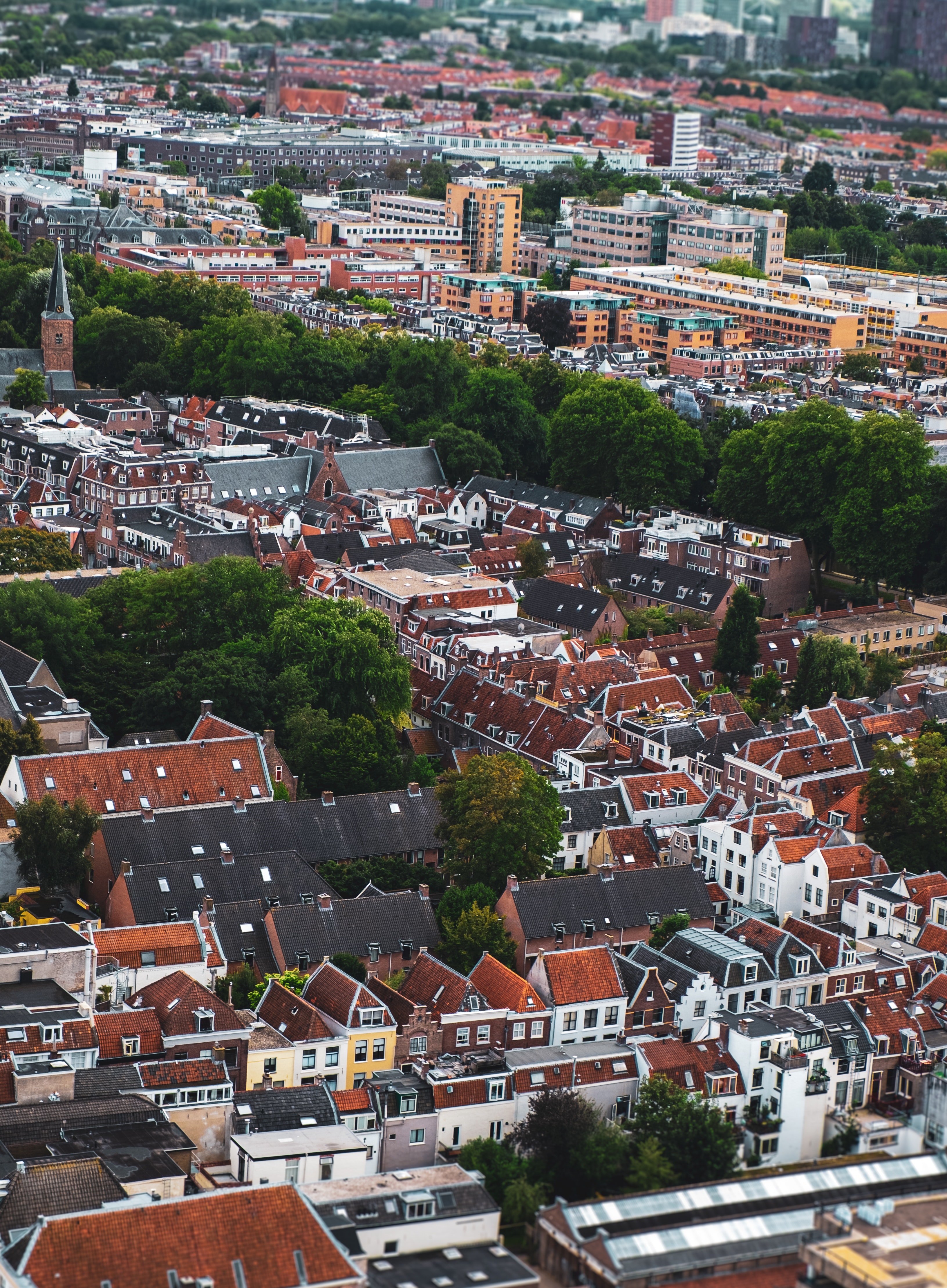 Luchtfoto van woningen in Utrecht als illustratie voor de verhuur.